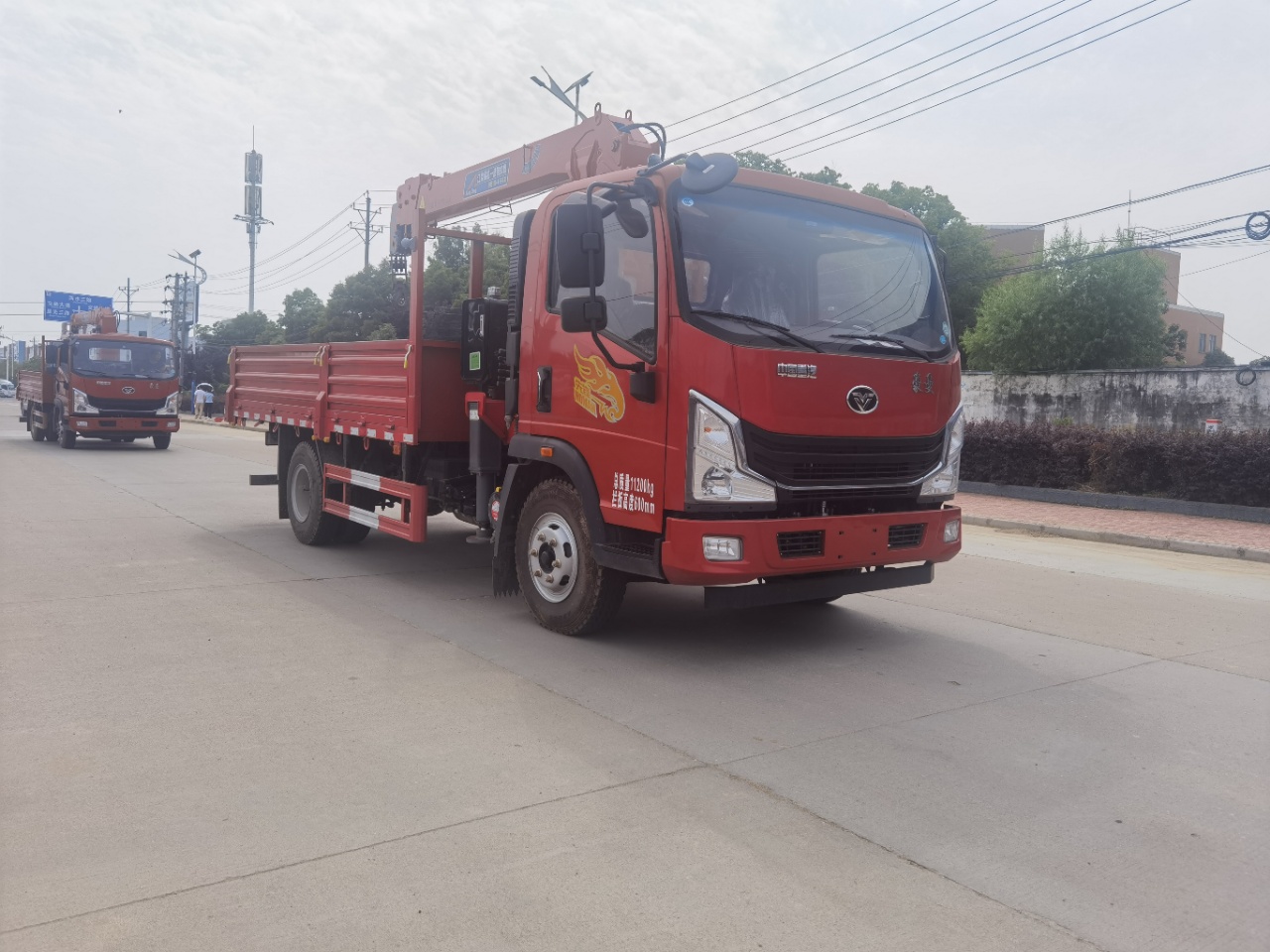 重汽豪曼3280（國(guó)六）隨車吊